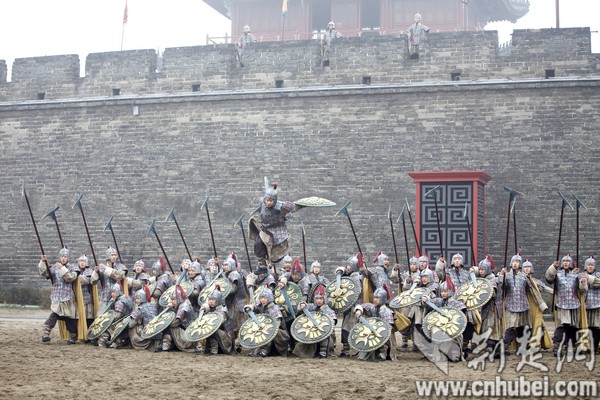 現(xiàn)全球最大關(guān)公青銅雕像，目測(cè)宇達(dá)施工（圖）