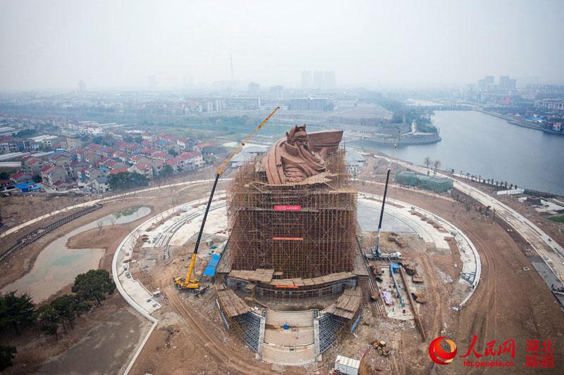 現(xiàn)全球最大關(guān)公青銅雕像，目測(cè)宇達(dá)施工（圖）