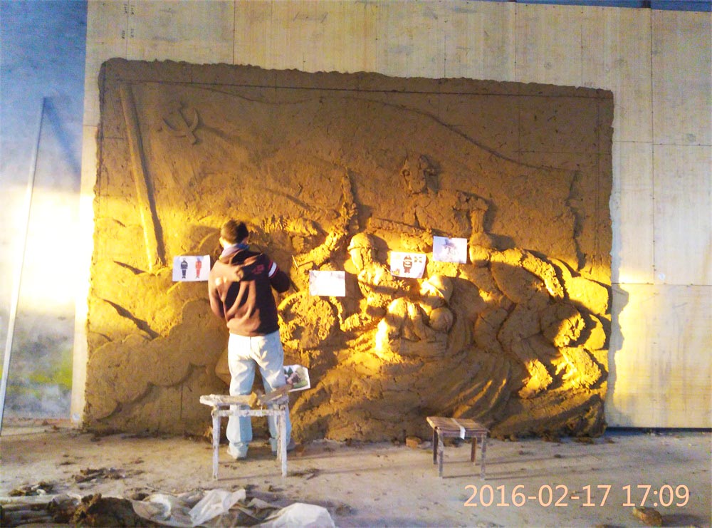 工程公告：消防題材玻璃鋼浮雕泥塑即將完工。