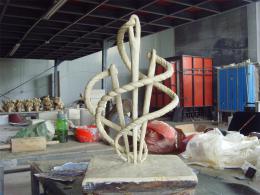 hj1715 不銹鋼雕塑-針線之魅 小稿_青島國際服裝城不銹鋼雕塑、石雕、玻璃鋼雕塑_濱州宏景雕塑有限公司