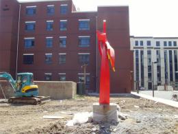 hj1723 不銹鋼雕塑—凌空之剪_青島國(guó)際服裝城不銹鋼雕塑、石雕、玻璃鋼雕塑_濱州宏景雕塑有限公司