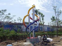 hj1737 不銹鋼雕塑—針線之魅_青島國(guó)際服裝城不銹鋼雕塑、石雕、玻璃鋼雕塑_濱州宏景雕塑有限公司